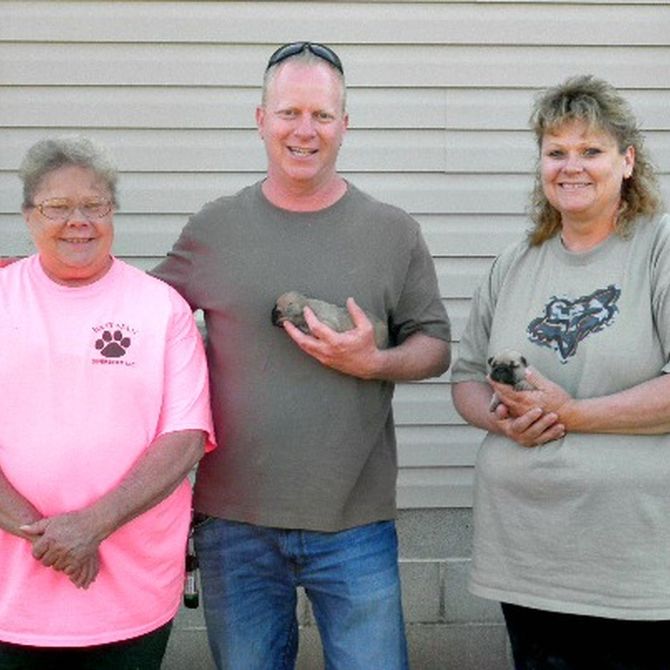 Frank Mineo Jr. visiting Gale and her kennels