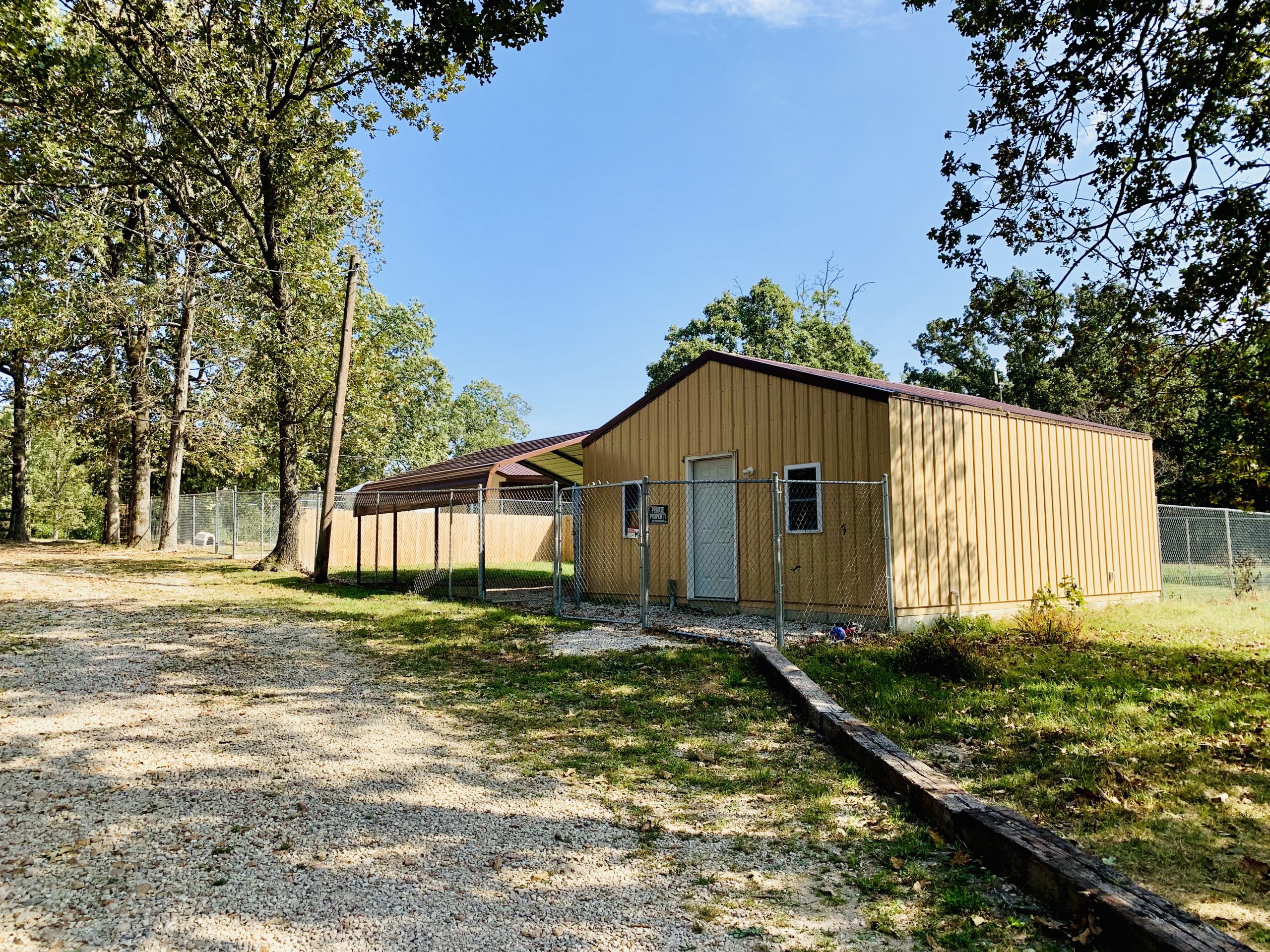 A view of Kelley's dog grooming and boarding building